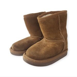 Koolaburra by UGG unisex-child Koola Short Boot Toddler Size 5